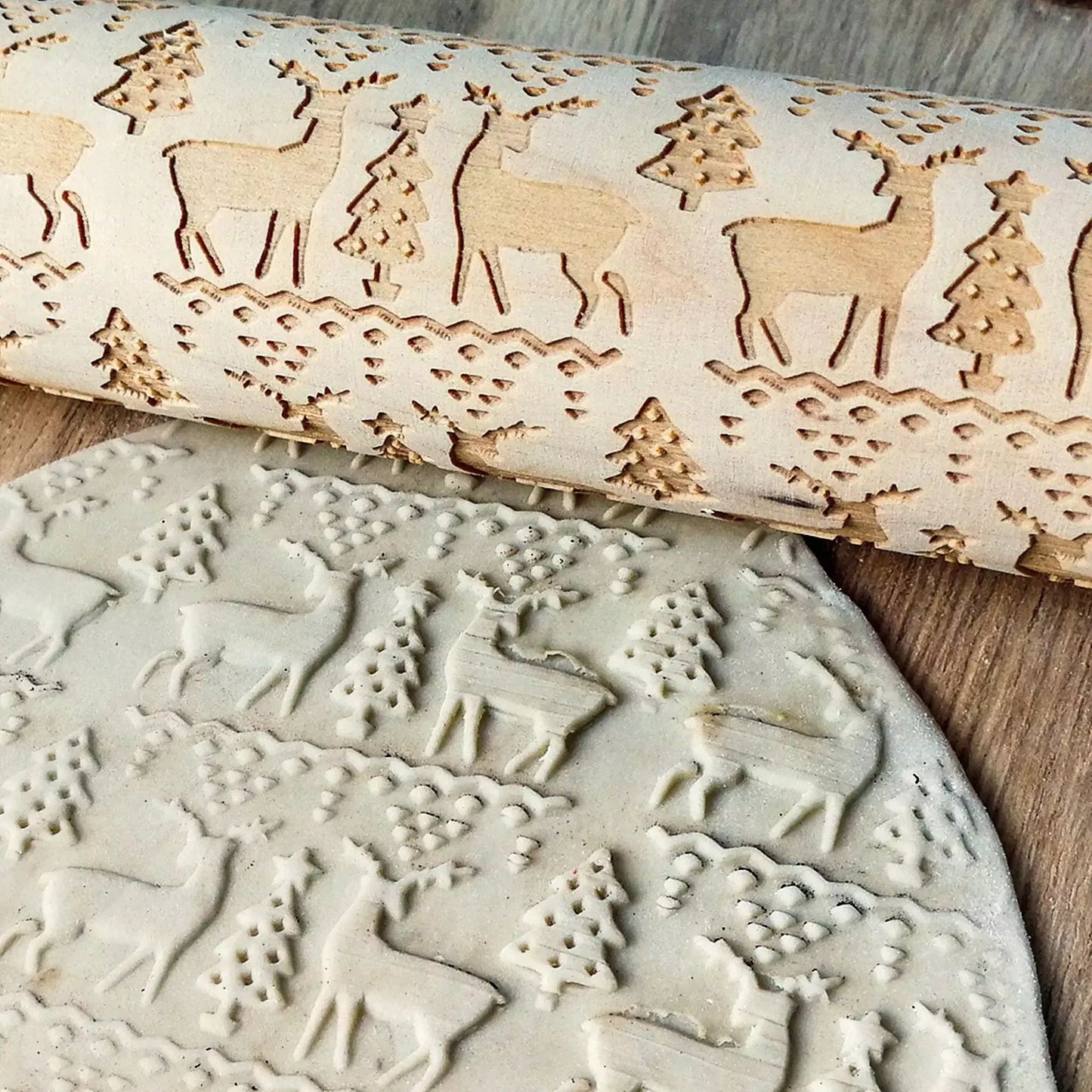 Christmas Wooden Embossed Rolling Pin  Snowflake  Reindeer Design For Festive Cookies Fondant  Past