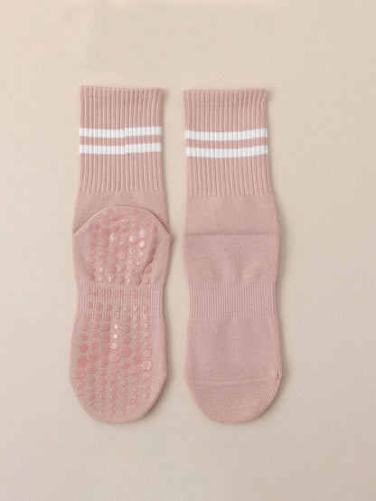 Non Slip Pilates Socks With Grips For Women Breathable Yoga  Barre Socks For Secure Movement 8