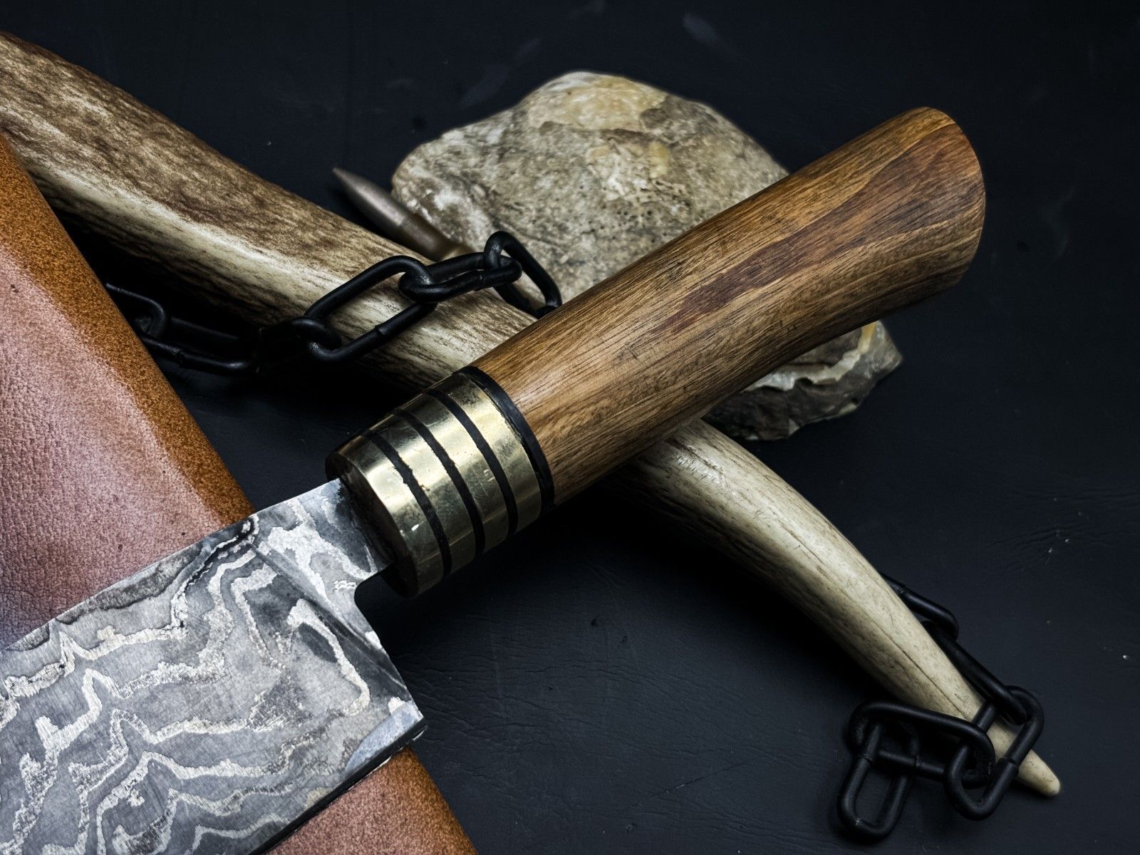 Premium Handmade Damascus Steel Cooking Knife With Wood Grip  Cowhide Sheath 3