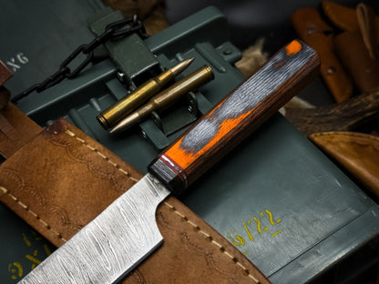 Exquisite Damascus Steel Kitchen Knife With Polished Wood Handle  Leather Cover 2