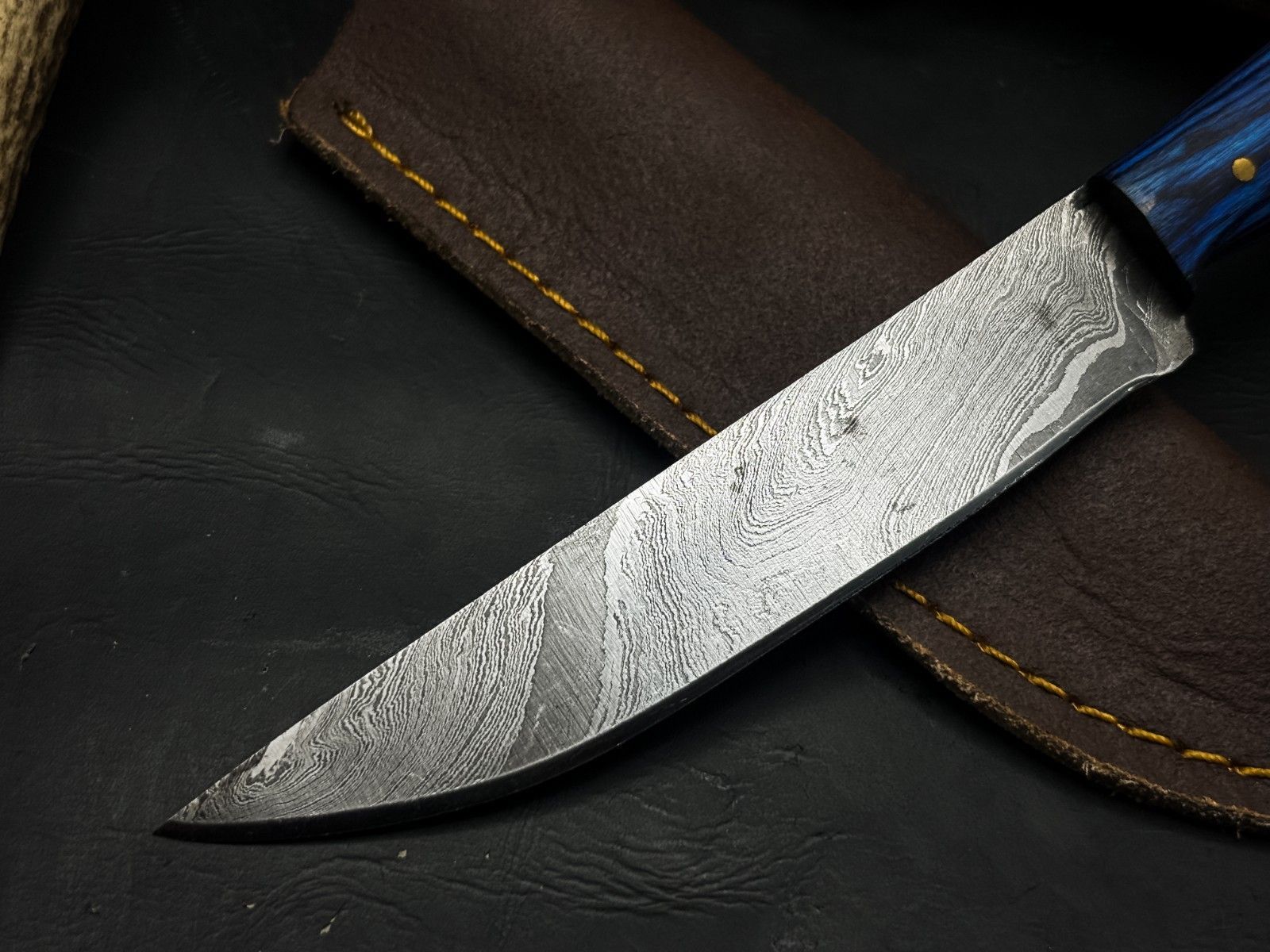Elegant Handmade Damascus Kitchen Knife With Wooden Handle  Leather Case 3