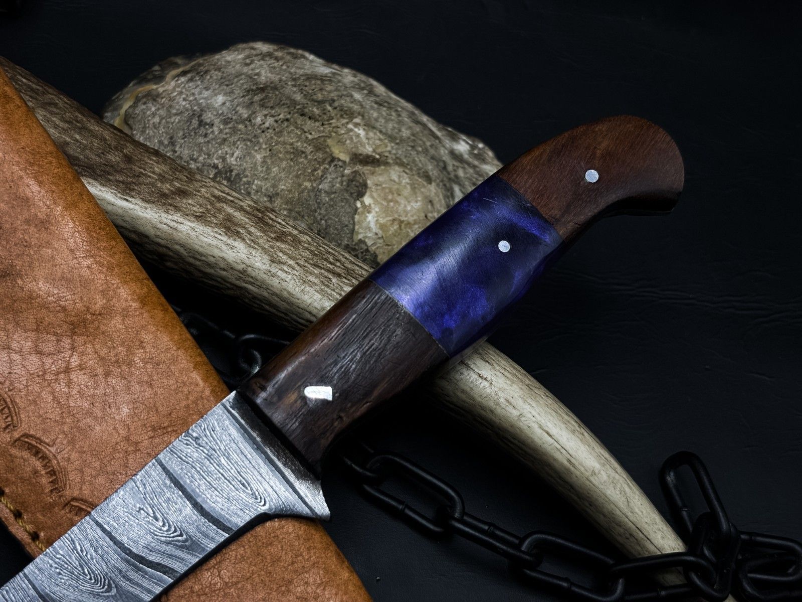 Custom Damascus Steel Knife With Hardwood Handle  Leather Sheath 2