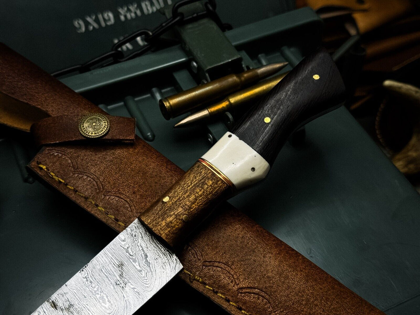 Full Tang Damascus Chef Knife With Wood Handle  Cowhide Storage Sheath 2