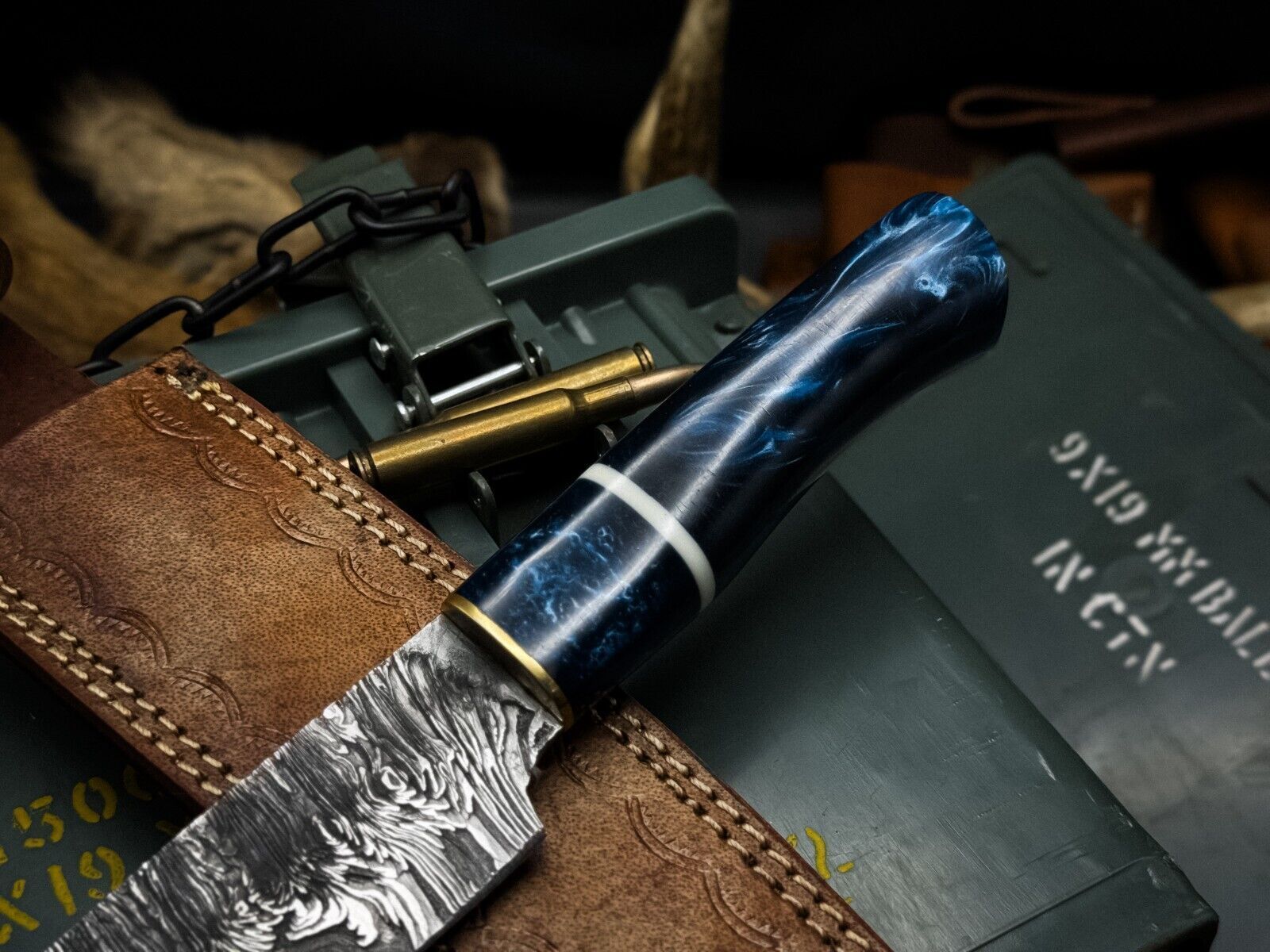 Handmade Damascus Steel Chef Knife With Resin Handle  Leather Sheath 1