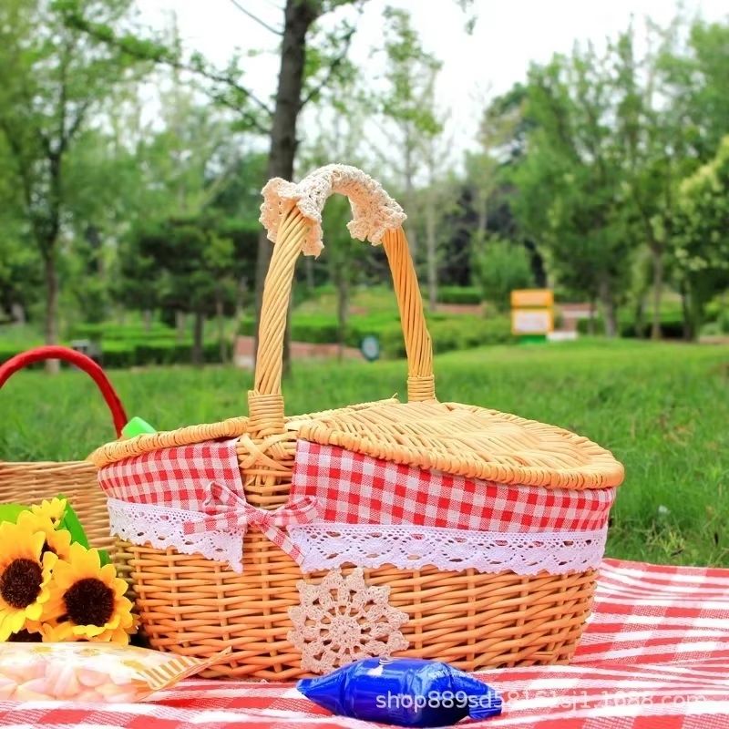 Simple Wicker Picnic and Storage Basket with Lid – Cute Handwoven Carry Basket for Home, Food, and Fruit Organization