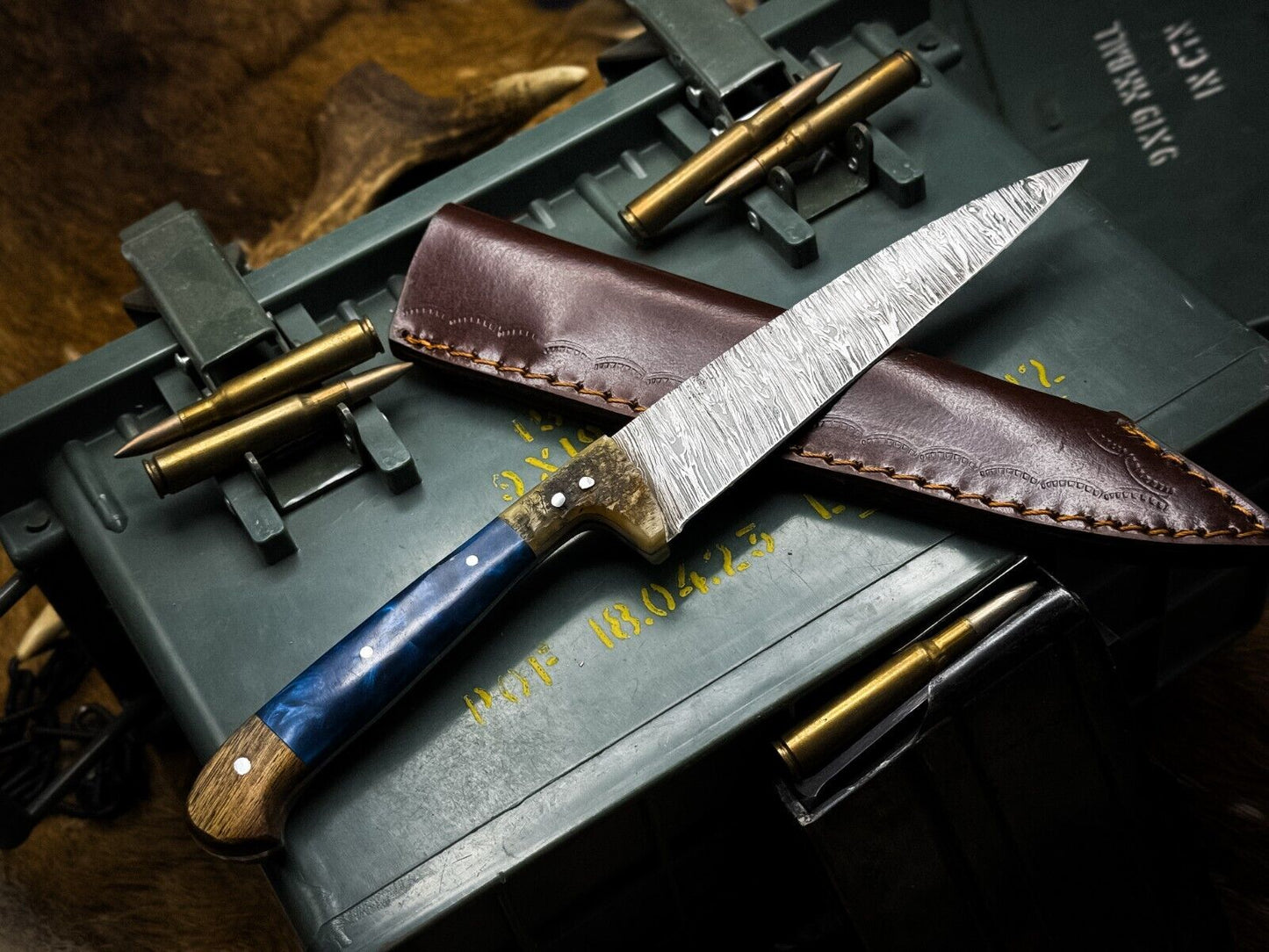 Custom Handmade Damascus Knife  Resin Handle For Chefs  Hunters 3