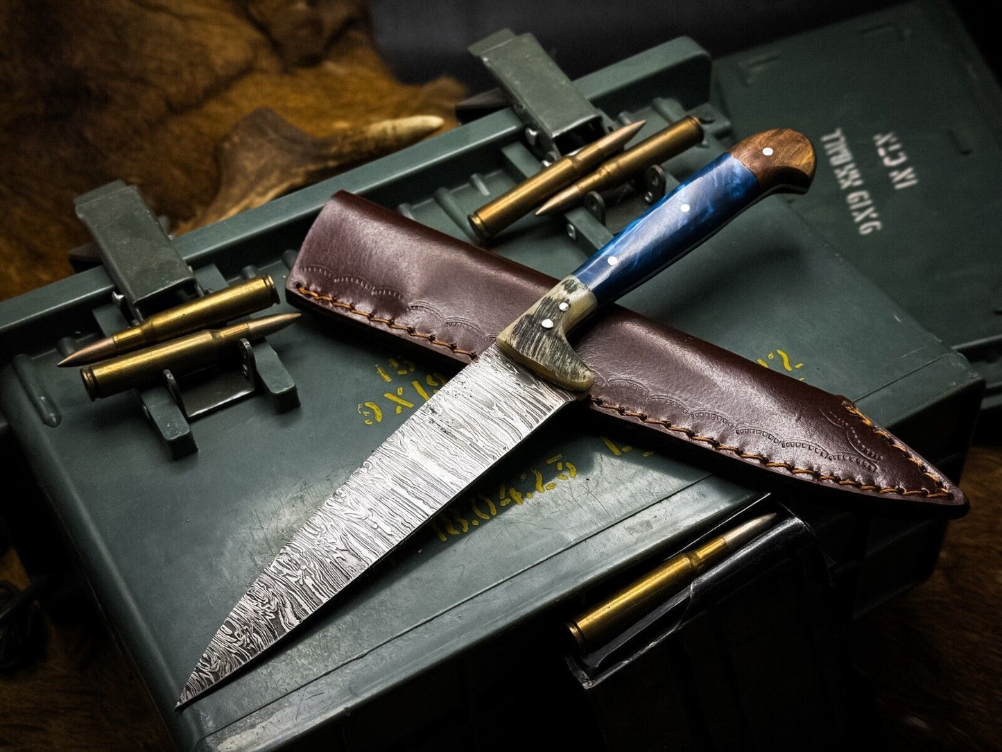 Custom Handmade Damascus Knife – Resin Handle for Chefs & Hunters
