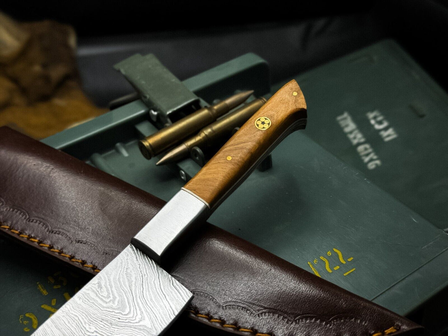 Custom Damascus Steel Knife  Wood Handle Full Tang  Leather Sheath 1