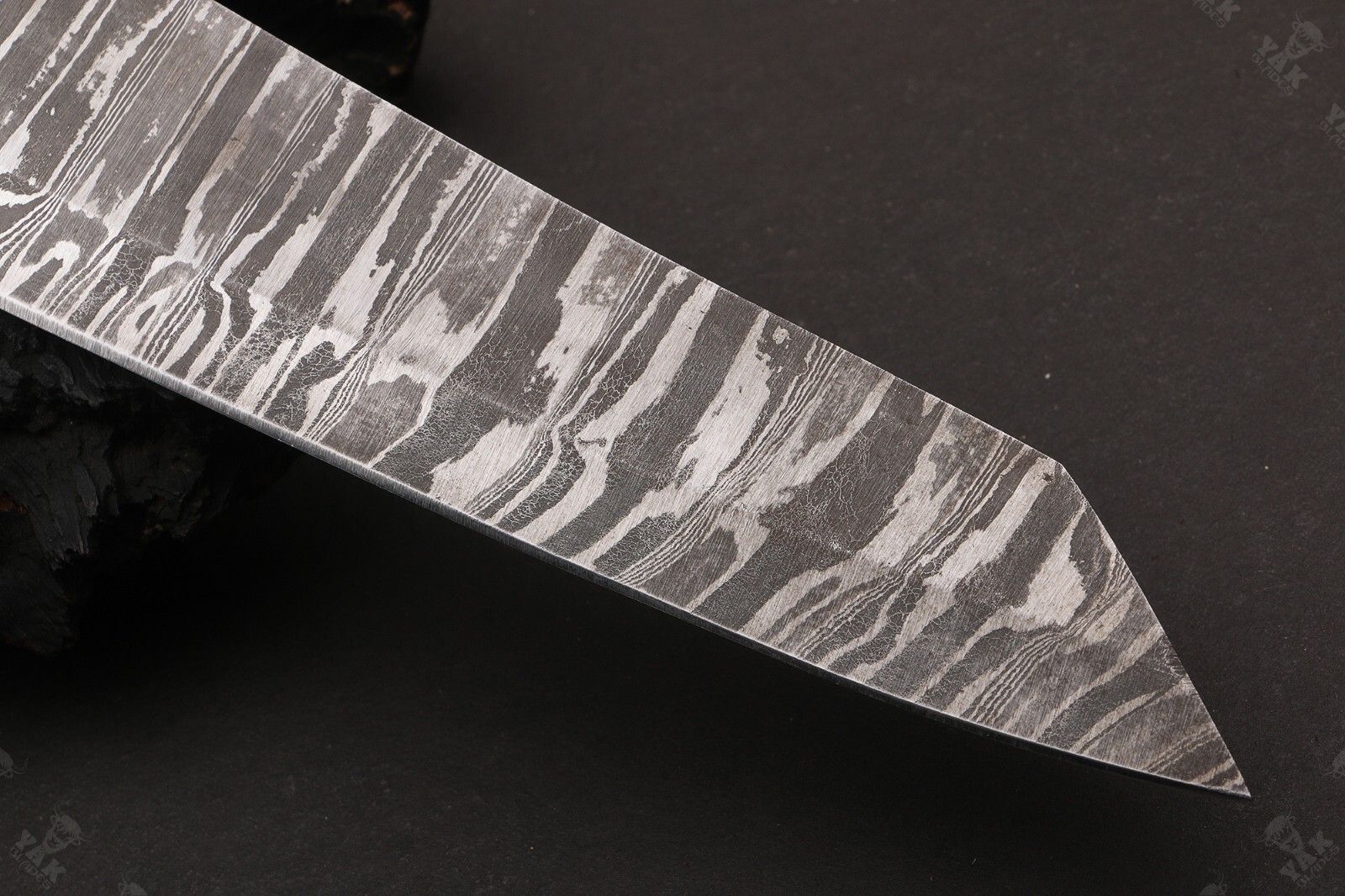Damascus Steel Professional Chef Knife  Bone Handle Design 2