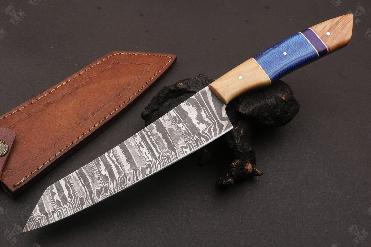Damascus Steel Professional Chef Knife – Bone Handle Design