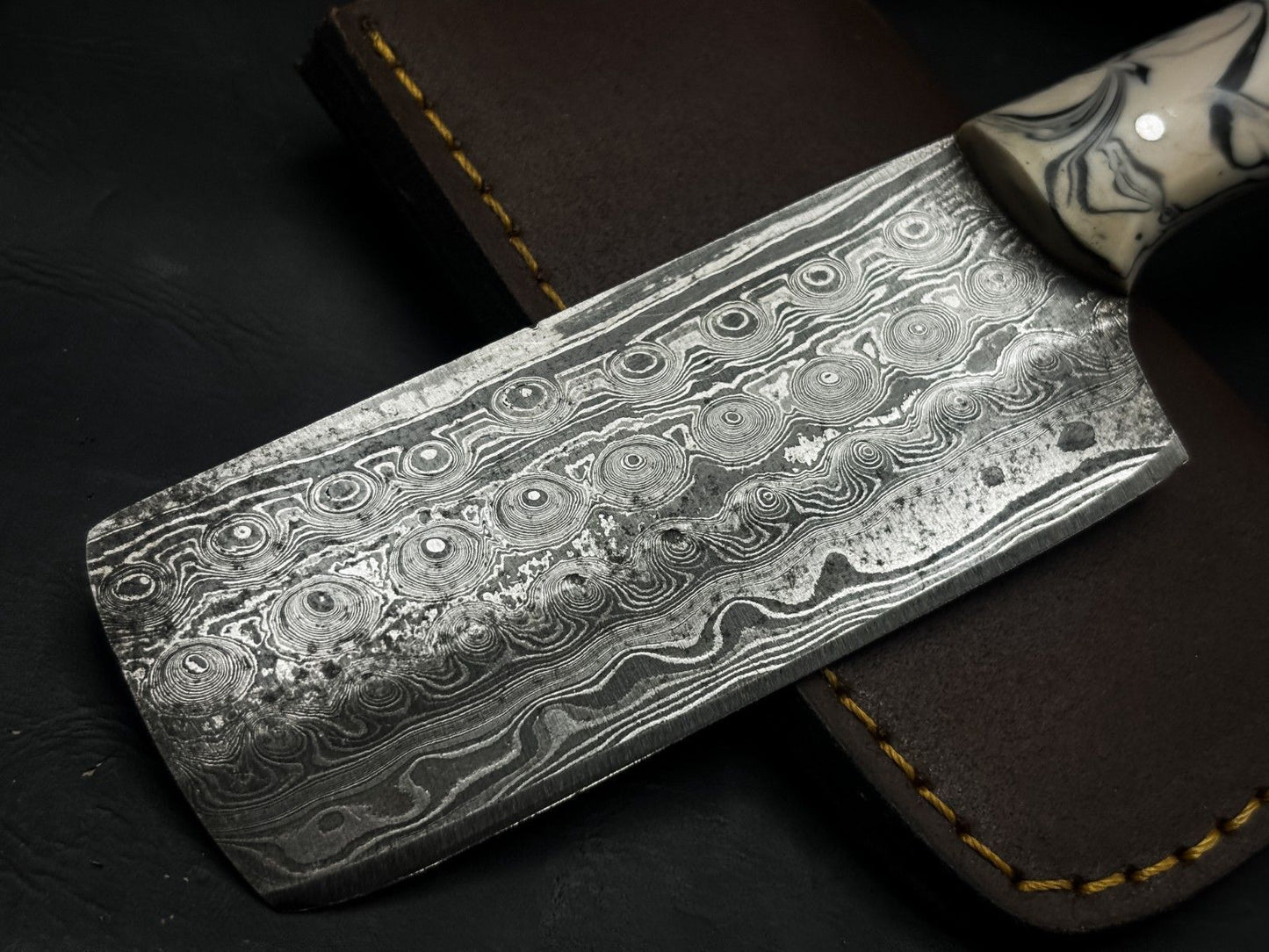 Elegant Damascus Steel Chef Knife  Resin Grip  Forged Blade 1