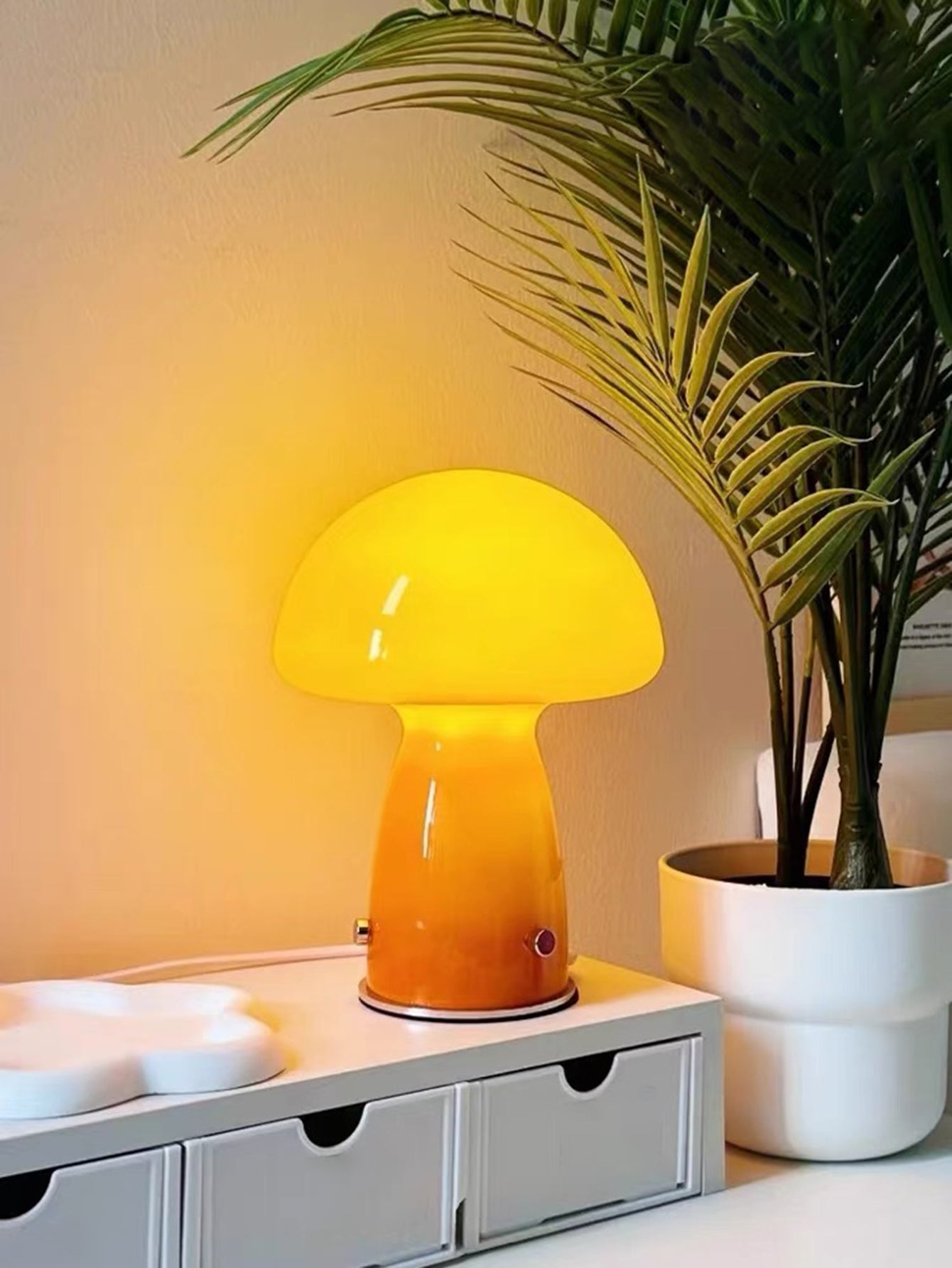 Modern LED Mushroom Light, Tri Colour USB Plug, Corded Ambient Lighting for Bedside, Camping, Dining, Home Decor