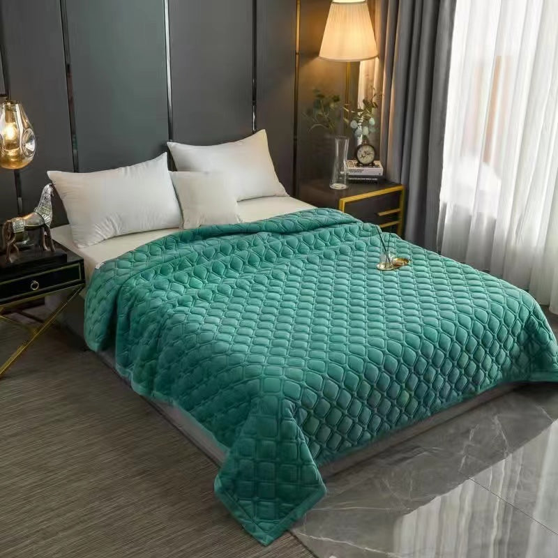 Luxurious Quilted Velvet Bedspread Soft Solid Color Anti Slip King Queen Size Bed Cover 1