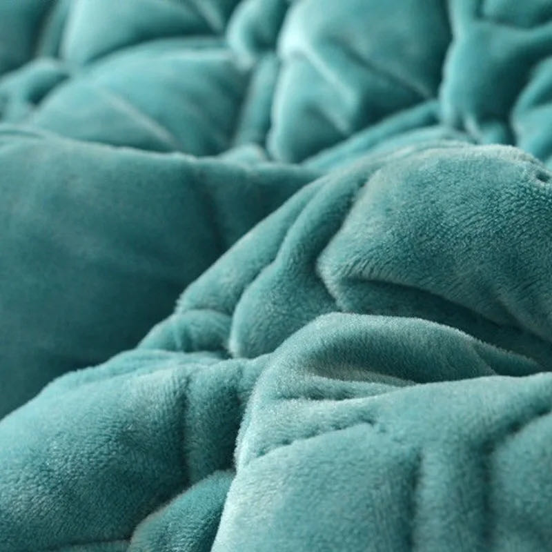 Luxurious Quilted Velvet Bedspread Soft Solid Color Anti Slip King Queen Size Bed Cover 2