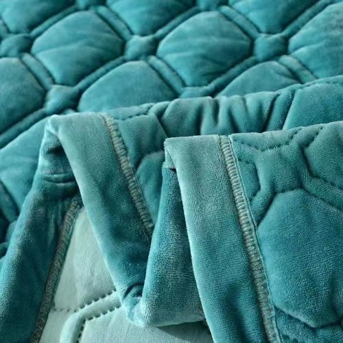 Luxurious Quilted Velvet Bedspread Soft Solid Color Anti Slip King Queen Size Bed Cover 3