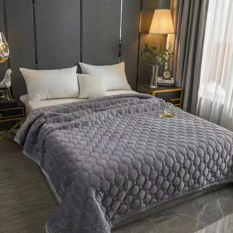 Luxurious Quilted Velvet Bedspread Soft Solid Color Anti Slip King Queen Size Bed Cover 6