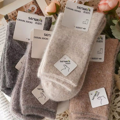 Thickened Wool & Rabbit Hair Winter Socks for Women – Medium Tube, Cashmere-Blend Warmth, Black