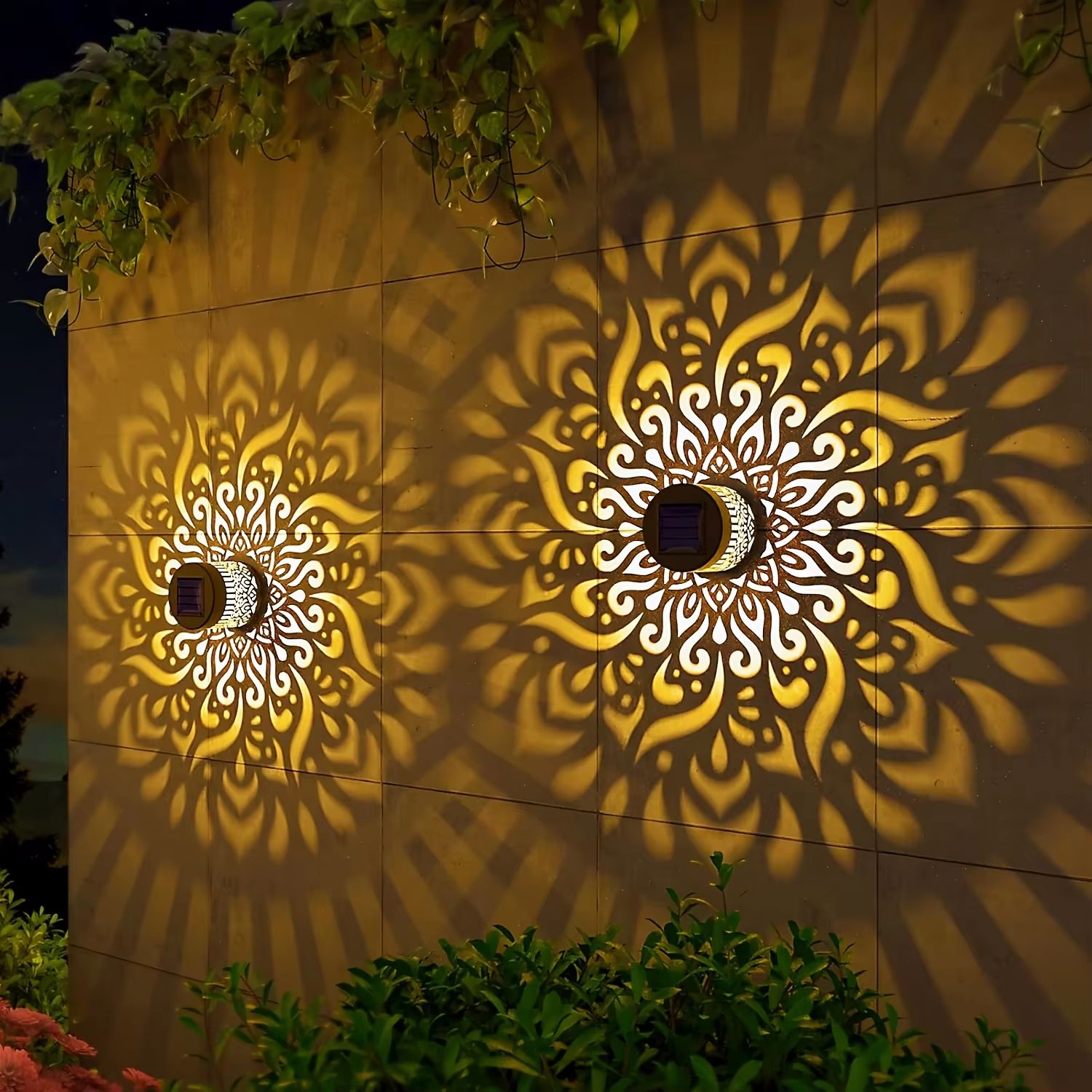 Solar Scene Metal Wall Lamp – IP65 Outdoor Fence & Yard Lighting