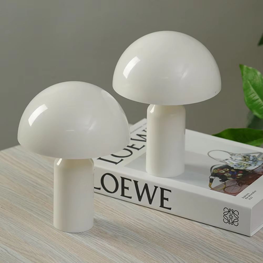 Mushroom Mood Lamp – Adjustable Brightness. Color-Changing. Battery-Operated Nightstand Glow