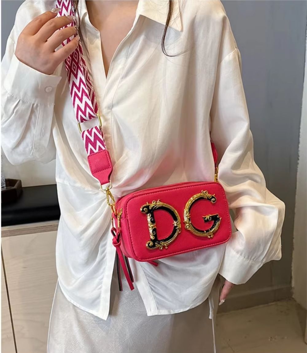 Small Square ChainStrap Crossbody Bag  Womens Party  Versatile Shoulder Bag 2