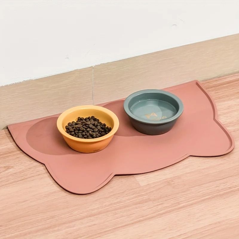 Silicone Pet Feeding Mat With Raised Edge 6